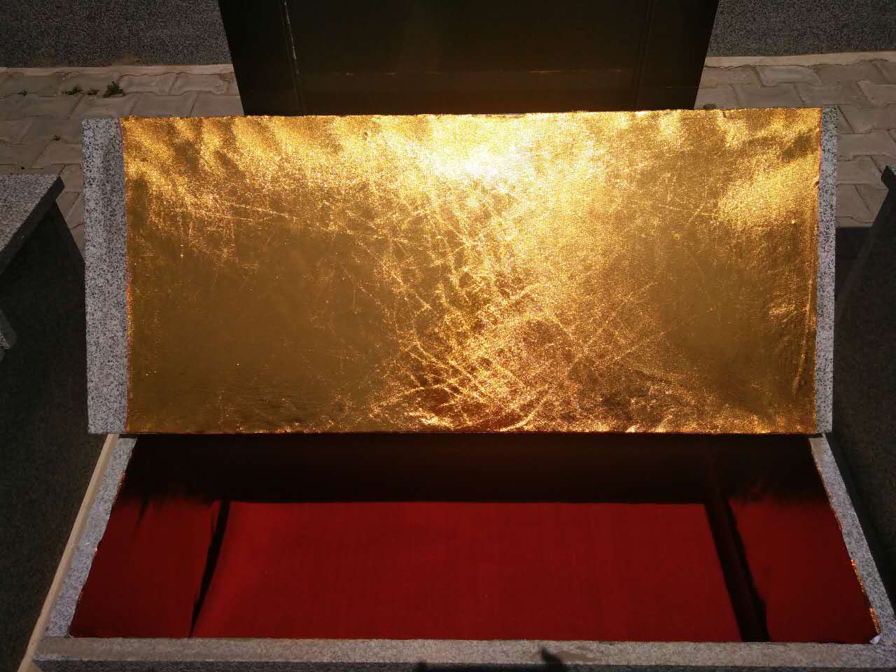 呼市殯儀支持第三項墓室裝裱